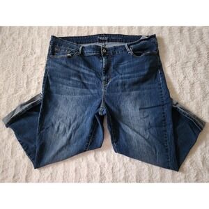 Signature Levi Strauss Modern Capri Denim Womens Plus Size 22 Inseam 22"